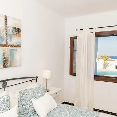 Blanca Nudist Place * 차르코 델 팔로